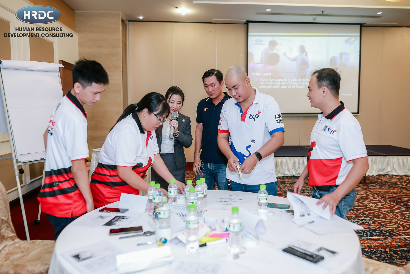 Hoạt động nhóm trong chương trình HRDC